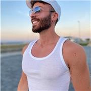 Studente universitario laureando in legge con diploma da liceo classico impartisce lezioni private